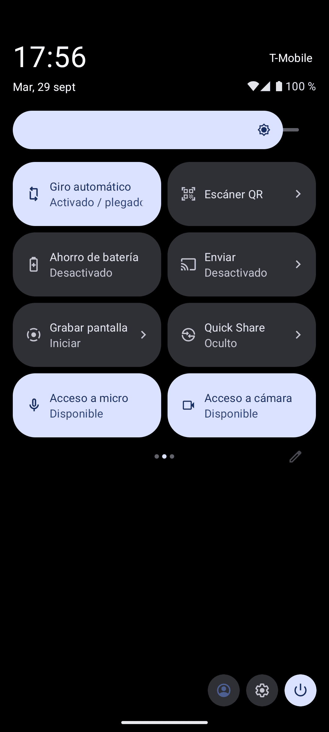 Ajustes rápidos de un Pixel con Android 16 con el botón Enviar en la segunda página