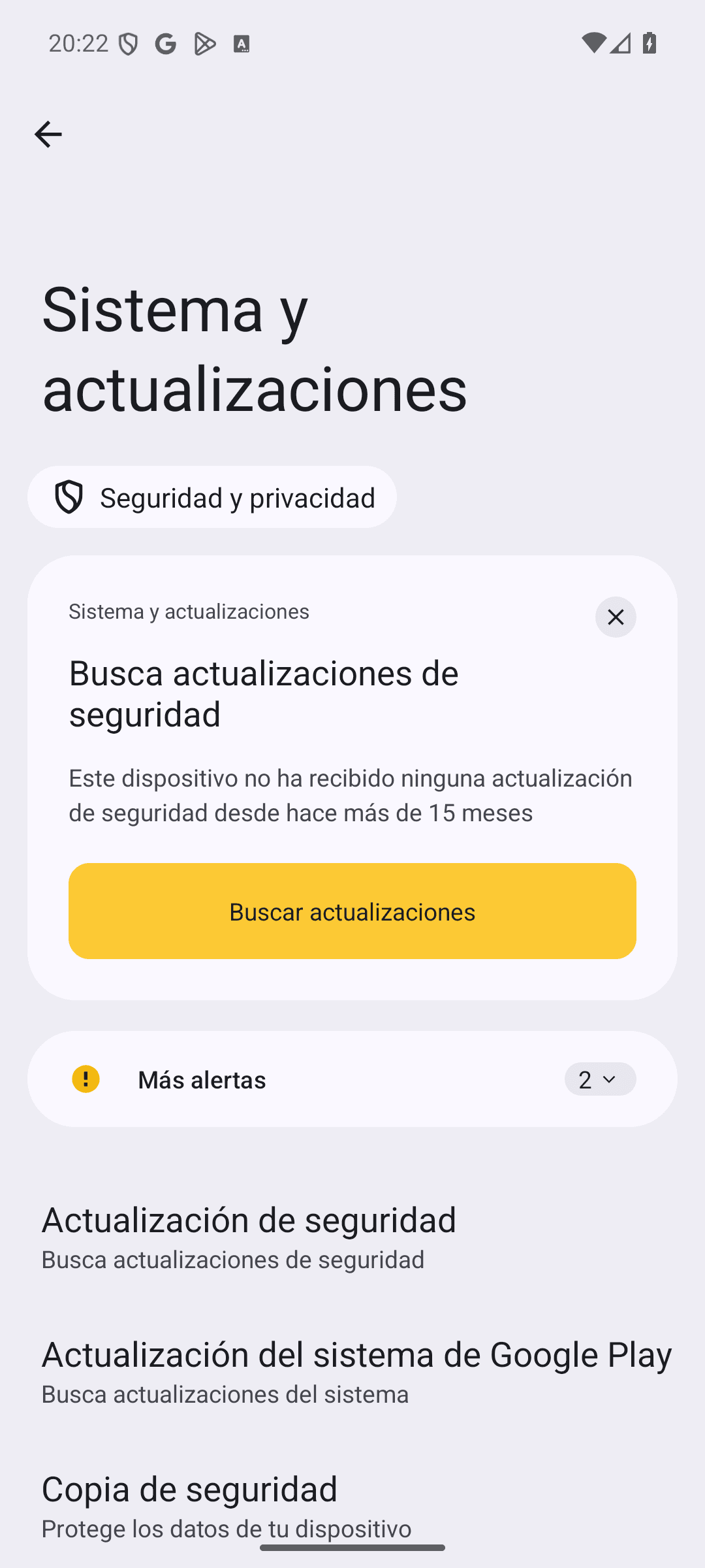 Pantalla «Sistema y actualizaciones» con un aviso de que el dispositivo lleva más de 15 meses sin actualización de seguridad